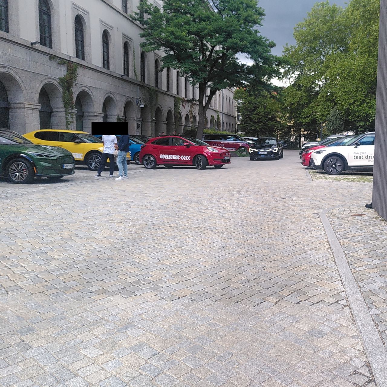 Autoparkplatz für Probefahrten hinter dem Landwirtschaftsministerium in der Galeriestraße während der IAA.